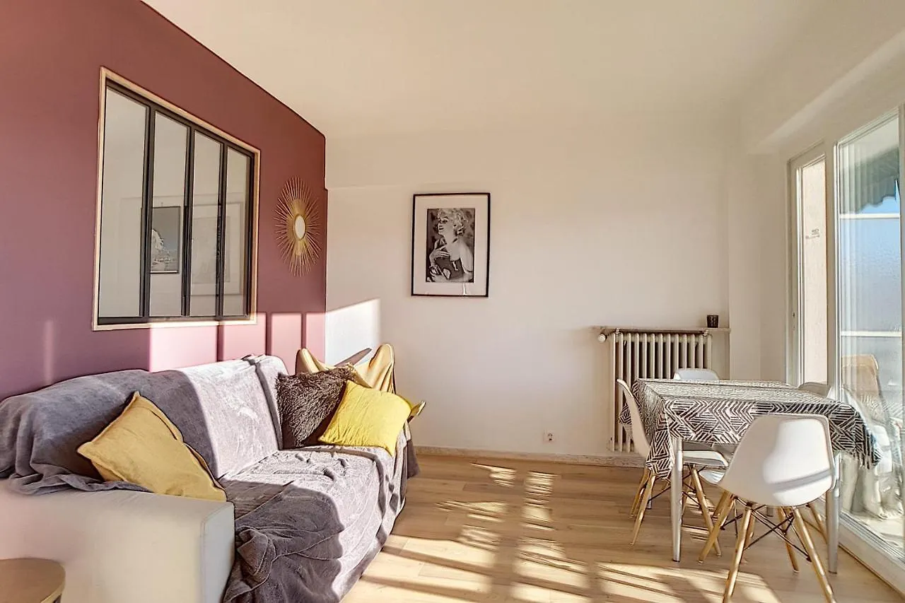 L'Aiglon Appartement Airco In The Town Center For 4 By Sunset 앙티브 0*,  프랑스